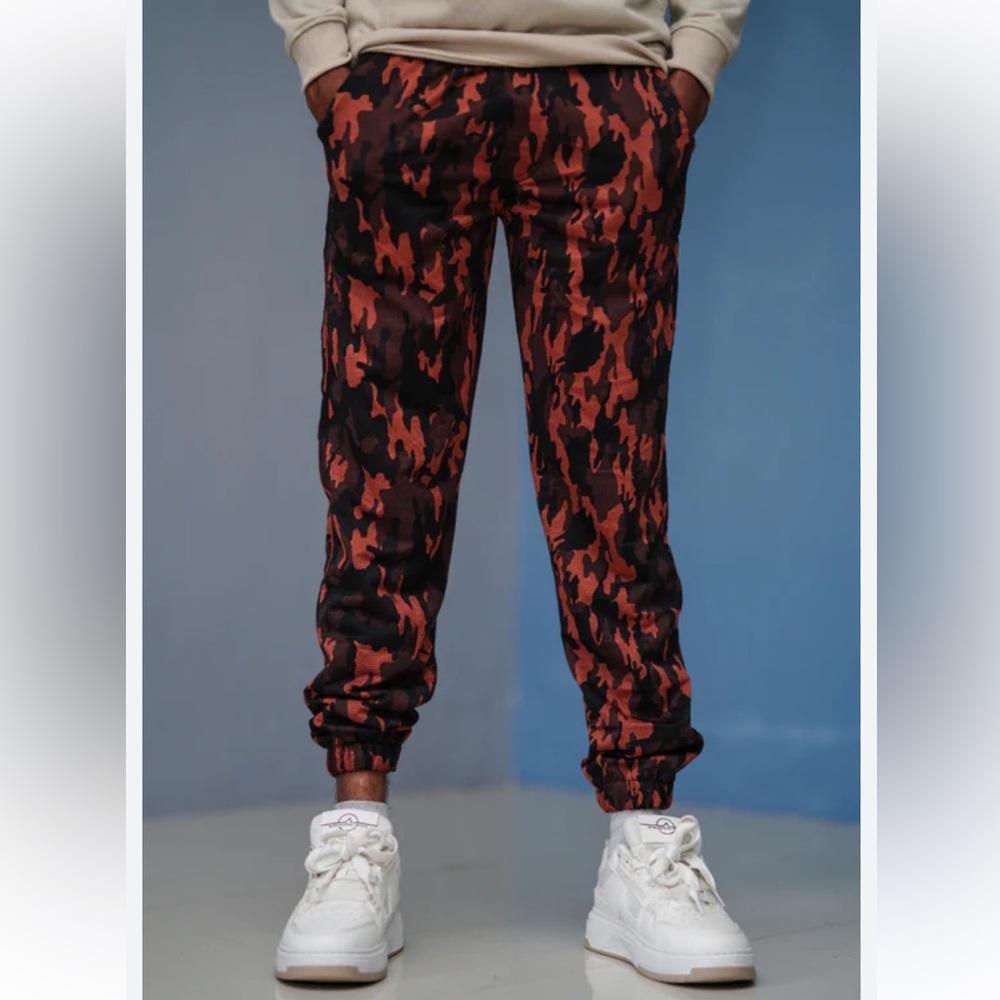 🔥 Twenty Montréal Hyper Reality
Flames Knit Joggers 🔥Large